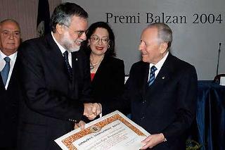 Il Presidente Ciampi, consegna il Premio Balzan 2004 al Prof. Andrea Riccardi, Fondatore della Comunità di S. Egidio