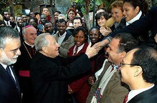 Il Presidente Ciampi, accompagnato dal Premio Balzan 2004 Andrea Riccardi e da Mons. Vincenzo Paglia, al suo arrivo alla Comunità di S.Egidio