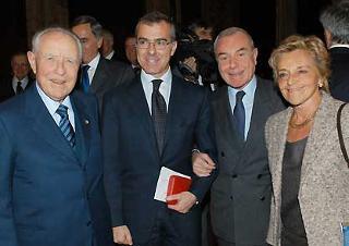 Il Presidente Ciampi con Giampaolo Letta, assieme al papà e la mamma, al termine della cerimonia di consegna dei Premi &quot;Vittorio De Sica&quot;