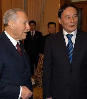 Il Presidente Ciampi con il Sindaco di Pechino