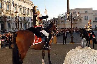 Un momento del Cambio della Guardia Solenne per la festa del Tricolore