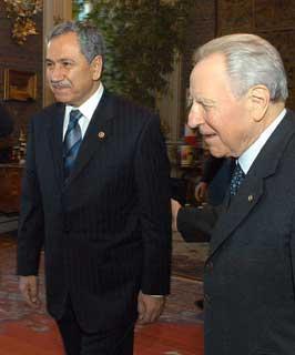 Il Presidente Ciampi accoglie nel suo studio al Quirinale, Bulent Arinc, Presidente della Grande Assemblea Nazionale Turca