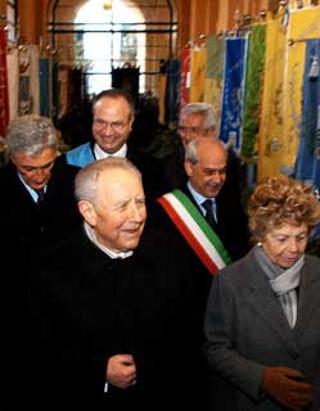 Il Presidente Ciampi con la moglie Franca, il Presidente della Regione Antonio Bassolino, il Presidente della Provincia Angelo Villani ed il Sindaco della città Mario De Biase, al suo arrivo al Teatro Augusteo