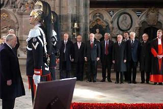 Il Presidente Ciampi rende omaggio al Milite Ignoto a Westmister Abbey