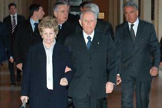 Il Presidente Ciampi insieme alla moglie Franca al suo arrivo per la Messa di preghiera per sua Santità Giovanni Paolo II