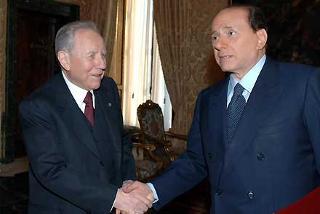 Il Presidente Ciampi con il Presidente del Consiglio Silvio Berlusconi al termine dell'incontro