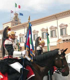 Un momento del cambio solenne della Guardia d'Onore al Palazzo del Quirinale, da parte del Reggimento Corazzieri, in occasione della Festa della Repubblica