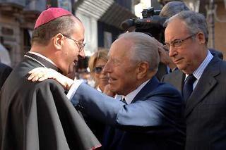 Il Presidente Ciampi con il Vescovo Bruno Forte ed il Presidente della Regione Abruzzo, Ottaviano del Turco