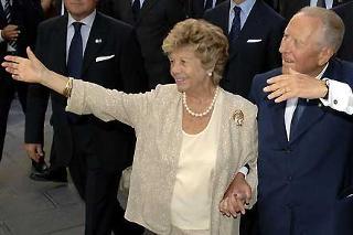 Il Presidente Ciampi con la moglie Franca all'arrivo in città