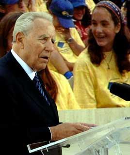 Il Presidente Ciampi al Vittoriano, durante il suo intervento in occasione dell'apertura dell'anno scolastico 2005/2006