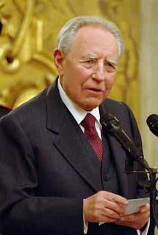 Il Presidente Ciampi rivolge il suo indirizzo di saluto ai partecipanti alla Seconda Conferenza Plenaria Stato - Regioni - Consiglio Generale degli Italiani all'Estero