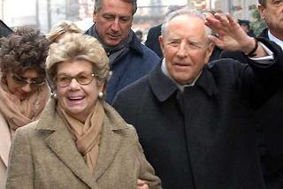 Il Presidente Ciampi con la moglie Franca all'arrivo in Piazza della Vittoria