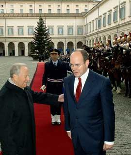 Il Presidente Ciampi accoglie Sua Altezza Serenissima Alberto II di Monaco al suo arrivo al Quirinale