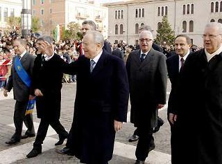 Il Presidente Ciampi al suo arrivo in centro città accompagnato dalle Autorità istituzionali