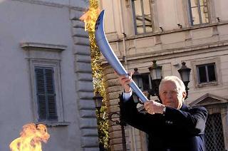 Il Presidente Ciampi in occasione della cerimonia ufficiale di inizio del Viaggio della Fiamma Olimpica in Italia