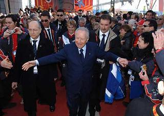 Il Presidente Ciampi durante la visita al Villaggio Olimpico