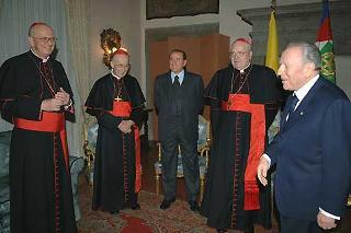 Il Presidente Ciampi, nella foto con i Cardinali: Sodano, Ruini, Nicora ed il Presidente del Consiglio Silvio Berlusconi, all'arrivo all'Ambasciata d'Italia presso la Santa Sede, in occasione della ricorrenza della firma dei Patti Lateranensi