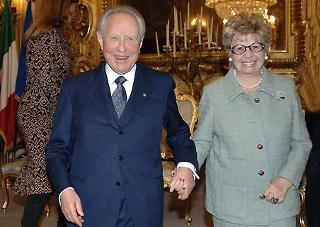 Il Presidente Ciampi con la moglie Franca, in occasione della celebrazione della &quot;Festa della Donna&quot;