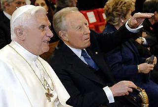 Il Presidente Ciampi con Sua Santità Benedetto XVI all'Auditorium Parco della Musica durante il Concerto in onore del primo anno di pontificato del Papa
