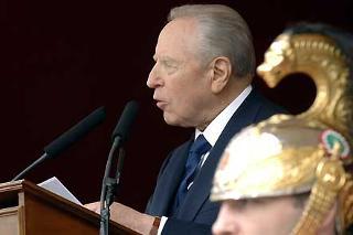 Il Presidente Ciampi durante il suo intervento in occasione della cerimonia di consegna delle Medaglie d'Oro al Merito Civile nella ricorrenza del 61° anniversario della Liberazione