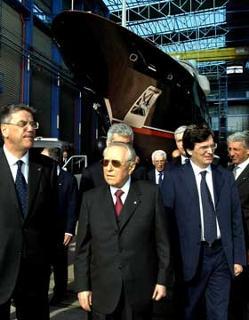 Il Presidente Ciampi durante la visita al porto