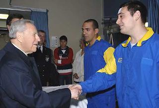 Il Presidente Ciampi visita i militari Emanuele Rivano e Salvarore Giarracca ricoverati all'ospedale del Celio, scampati all'attentato in Afghanistan