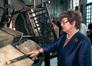 La Signora Franca Pilla Ciampi visita la Biennale di Venezia. Visita del Presidente della Repubblica Ciampi a Venezia, Treviso e Vicenza (6-8 luglio 1999)