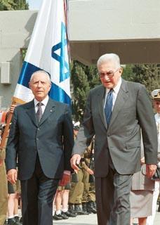 Visita di stato del Presidente della Repubblica Ciampi nello stato d'Israele. Il Presidente Ciampi con il Presidente dello Stato di Israele Ezer Weizman