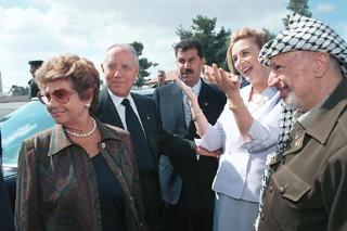Visita nei territori dell'Autorità Palestinese. Incontro con il Presidente dell'Autorità Nazionale Palestinese Yasser Arafat