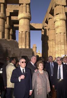 Visita ufficiale del Presidente della Repubblica Carlo Azeglio Ciampi nella Repubblica Araba d'Egitto. Il Presidente Ciampi e la Signora Franca in visita al Tempio di Luxor