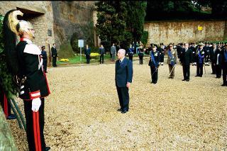 Deposizione di una corona d'alloro, da parte del Presidente della Repubblica, al Mausoleo Ardeatino, in occasione del Giorno dell'Unità Nazionale e Festa delle Forze Armate