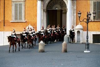 Cambio della Guardia d'Onore da parte del Reggimento Corazzieri, Piazza del Quirinale
