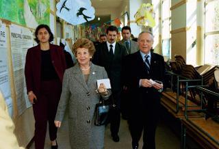 Il Presidente Carlo Azeglio Ciampi e la moglie Franca al seggio elettorale, Roma