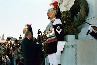 Deposizione, in forma ufficiale, di una corona di alloro da parte del Presidente della Repubblica all'Altare della Patria, in occasione della Festa Nazionale della Repubblica