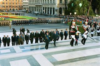 Deposizione di una corona d'alloro all'Altare della Patria in occasione del Giorno dell'Unità Nazionale e Festa delle Forze Armate