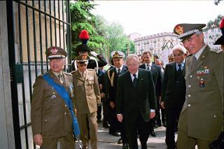 Intervento, in forma ufficiale, del Presidente della Repubblica alla cerimonia della Festa dell'Esercito, Torino, Piazza San Carlo