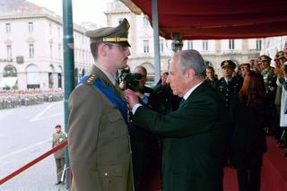 Intervento, in forma ufficiale, del Presidente della Repubblica alla cerimonia della Festa dell'Esercito, Torino, Piazza San Carlo