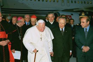 Incontro del Presidente della Repubblica con Sua Santità Giovanni Paolo II al rientro dalla visita in Grecia, Siria e Malta