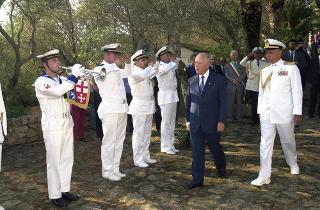 Il Presidente Ciampi a Caprera rende omaggio a Giuseppe Garibaldi e visita il Museo