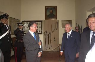 Il Presidente Ciampi a Caprera rende omaggio a Giuseppe Garibaldi e visita il Museo