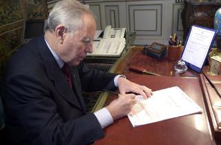 Il Presidente della Repubblica compila il modulo relativo al XIV Censimento generale della popolazione e delle abitazioni
