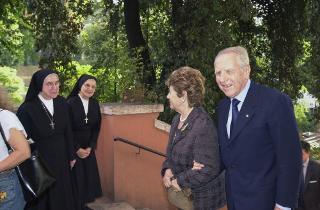 Il Presidente Ciampi e la moglie votano per il referendum