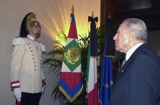 Deposizione di una corona d'alloro sulla lapide dei Caduti del Quirinale in occasione del Giorno dell'Unità Nazionale e della Festa delle Forze Armate