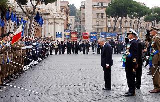 Deposizione di una corona d'alloro all'Altare della Patria, in occasione del Giorno dell'Unità Nazionale e della Festa delle Forze Armate