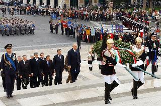 Deposizione di una corona d'alloro all'Altare della Patria, in occasione del Giorno dell'Unità Nazionale e della Festa delle Forze Armate