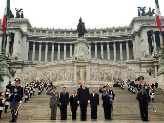 Deposizione di una corona d'alloro all'Altare della Patria, in occasione del Giorno dell'Unità Nazionale e della Festa delle Forze Armate