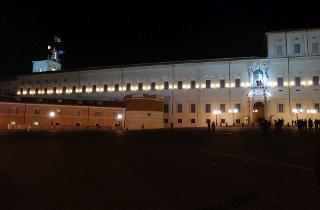 Uscita del Presidente della Repubblica sulla piazza del Quirinale per visionare in notturno la nuova illuminazione del Palazzo