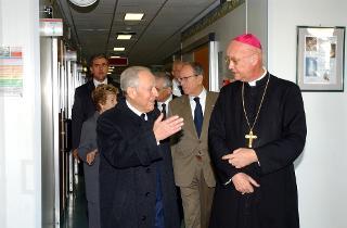 Visita del Presidente della Repubblica e della Signora Ciampi all'Ospedale Pediatrico Bambino Gesù di Roma, per incontrare i due bambini feriti in occasione del terremoto in Molise