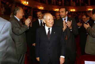 Intervento del Presidente della Repubblica al Teatro Argentina di Roma alle Assise dei Parlamenti Regionali sul tema "I Parlamenti Regionali per la coesione istituzionale. Per l'antica e la nuova identità degli Italiani"