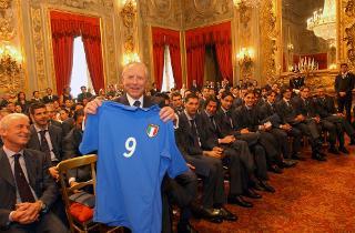 Incontro del Presidente della Repubblica con i giocatori della Squadra Nazionale di Calcio alla vigilia della partenza per Tokio in occasione dei Mondiali di Calcio 2002